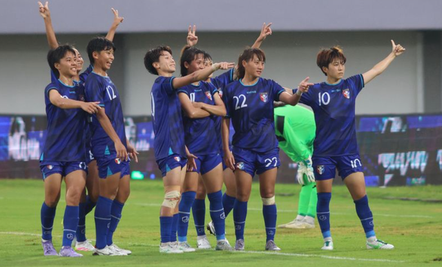 开云体育入口-2-0！中国女足卫冕最大劲敌开门红 差一点爆冷丢分 首发10人留洋